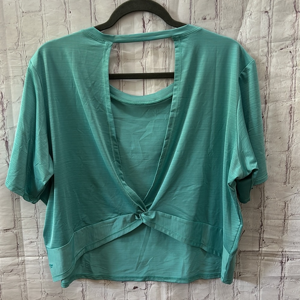 Nwt Fabletics Eco-Conscious Twist Back S/S Tee Xx… - image 5